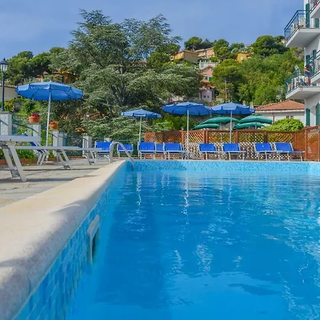 Aparthotel Il Poggio 2*